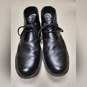 UGG Leighton 3275 Mens Size 11.5 Chukka Boots Black Leather Crepe Sole Ankle